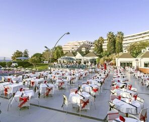 Grand Blue Sky Hotel
