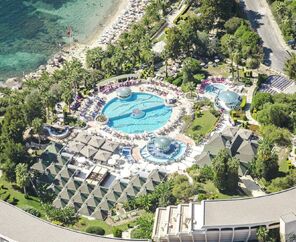 Grand Blue Sky Hotel