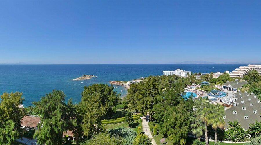 Grand Blue Sky Hotel