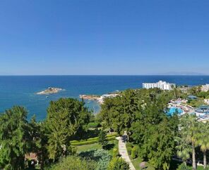 Grand Blue Sky Hotel