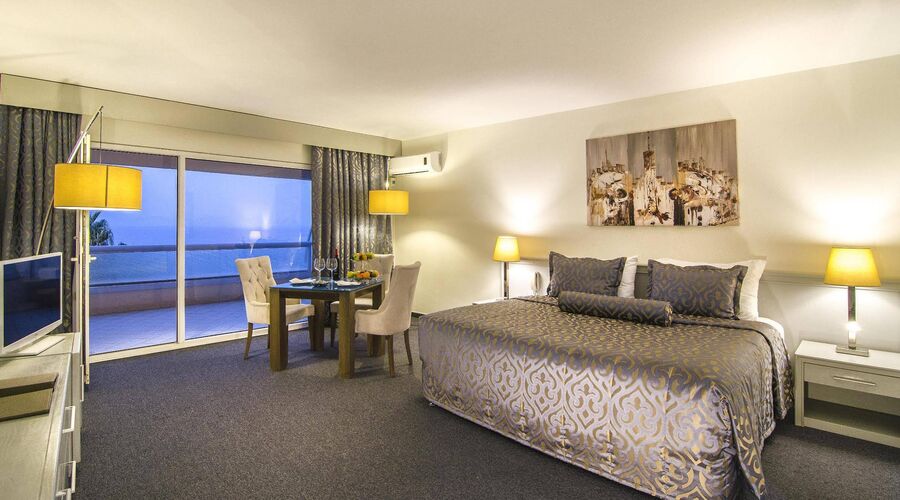 Grand Blue Sky Hotel