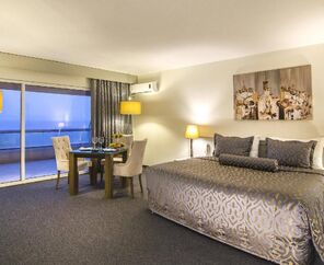 Grand Blue Sky Hotel
