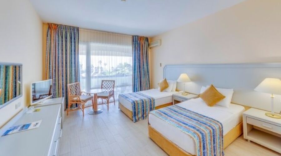 Grand Blue Sky Hotel