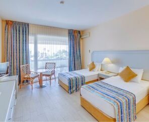 Grand Blue Sky Hotel
