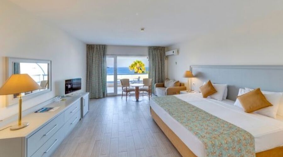 Grand Blue Sky Hotel