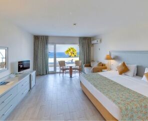 Grand Blue Sky Hotel