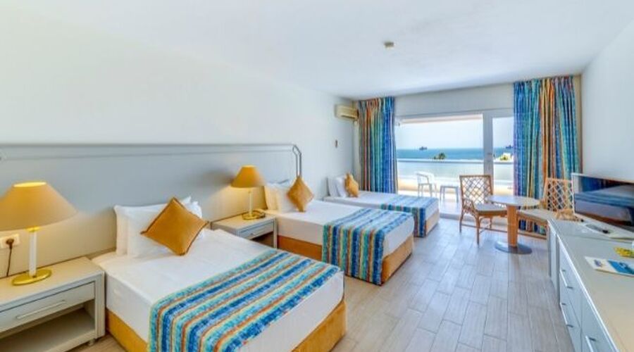 Grand Blue Sky Hotel