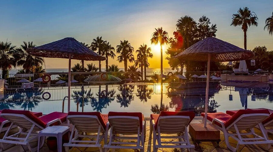 Grand Blue Sky Hotel