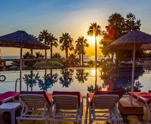 Grand Blue Sky Hotel