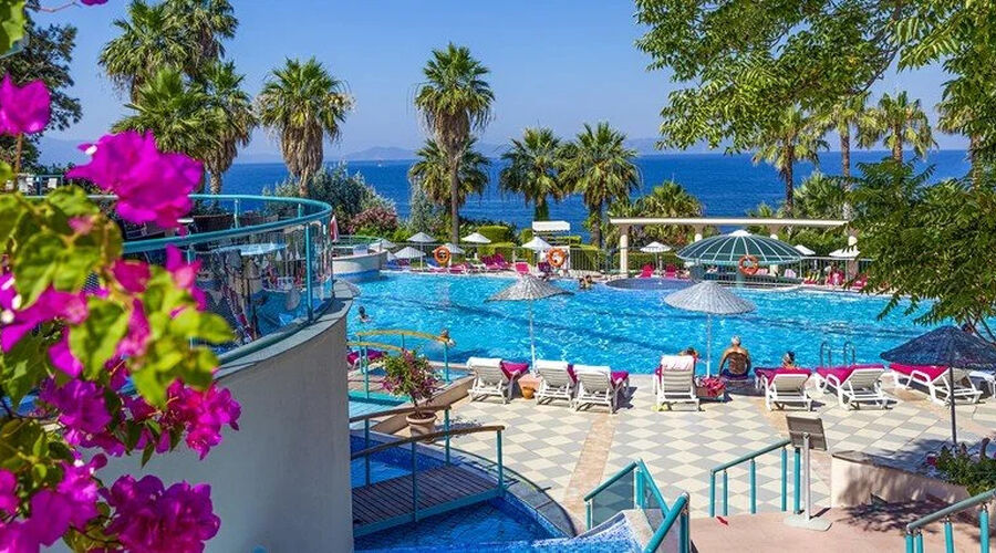 Grand Blue Sky Hotel