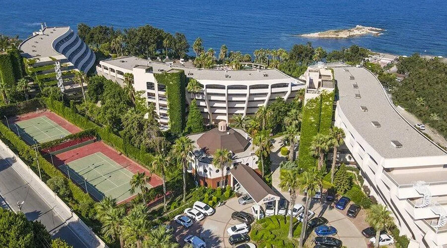 Grand Blue Sky Hotel