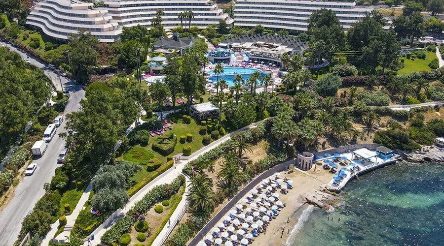 Grand Blue Sky Hotel