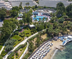 Grand Blue Sky Hotel