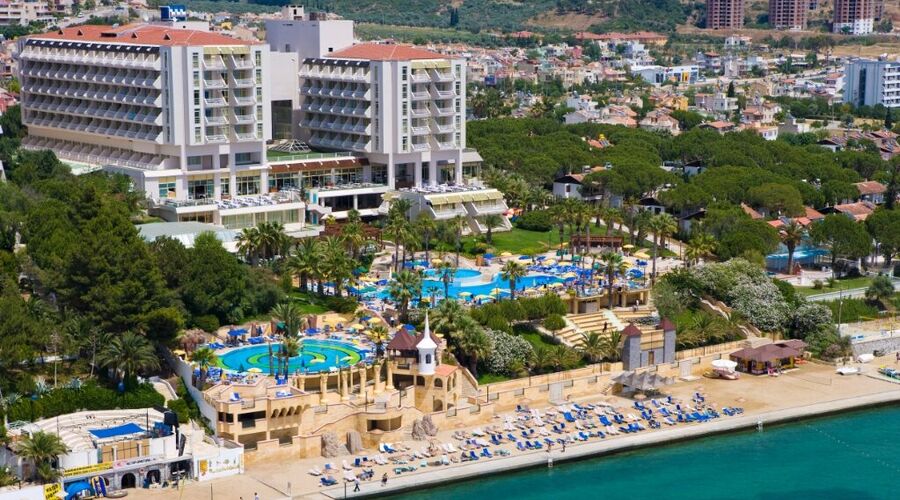 Fantasia De Luxe Hotel  5*