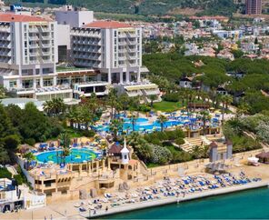 Fantasia De Luxe Hotel  5*