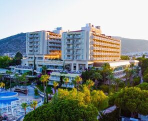 Fantasia De Luxe Hotel  5*