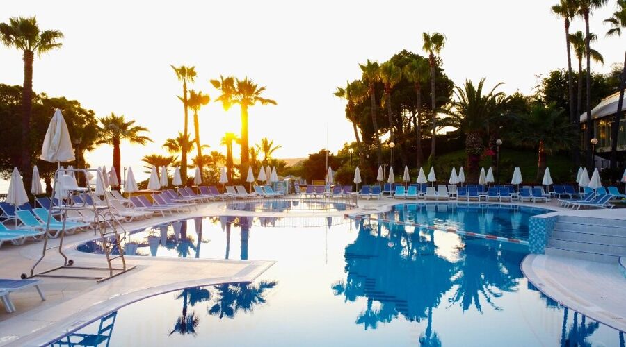 Fantasia De Luxe Hotel  5*