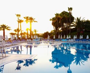 Fantasia De Luxe Hotel  5*