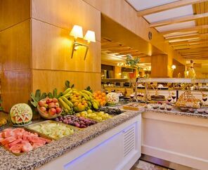 Fantasia De Luxe Hotel  5*