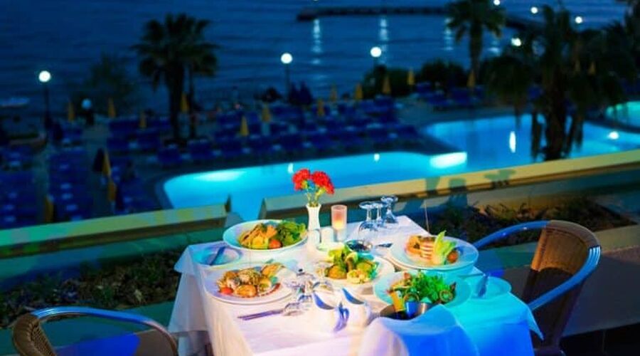 Fantasia De Luxe Hotel  5*