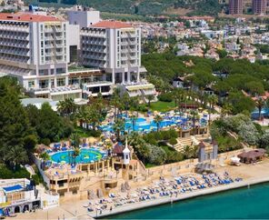 Fantasia De Luxe Hotel  5*