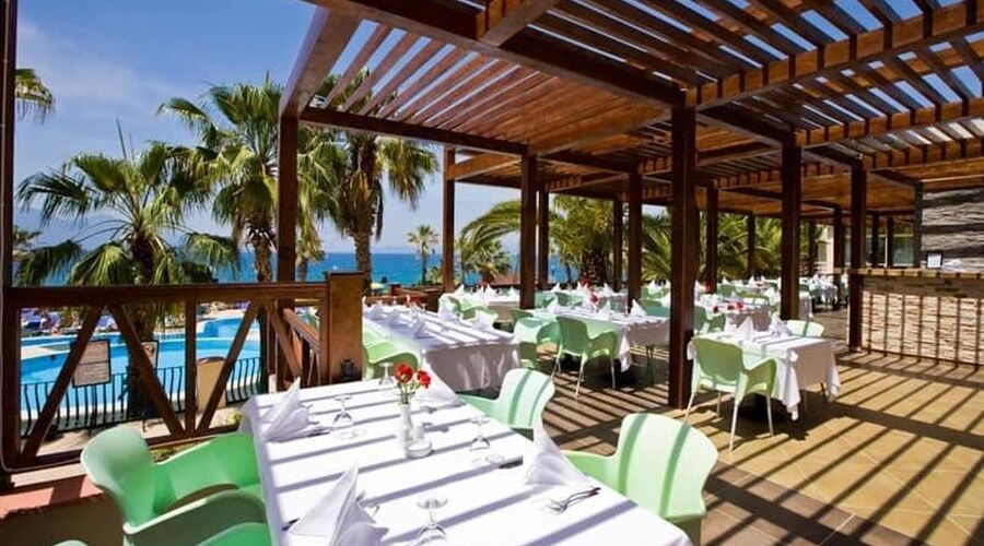 Fantasia De Luxe Hotel  5*