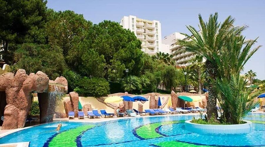 Fantasia De Luxe Hotel  5*