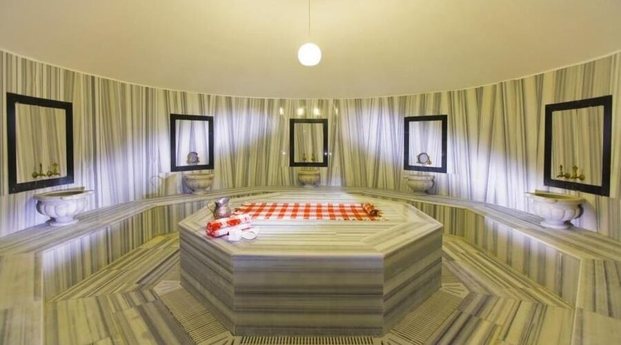 Fantasia De Luxe Hotel  5*