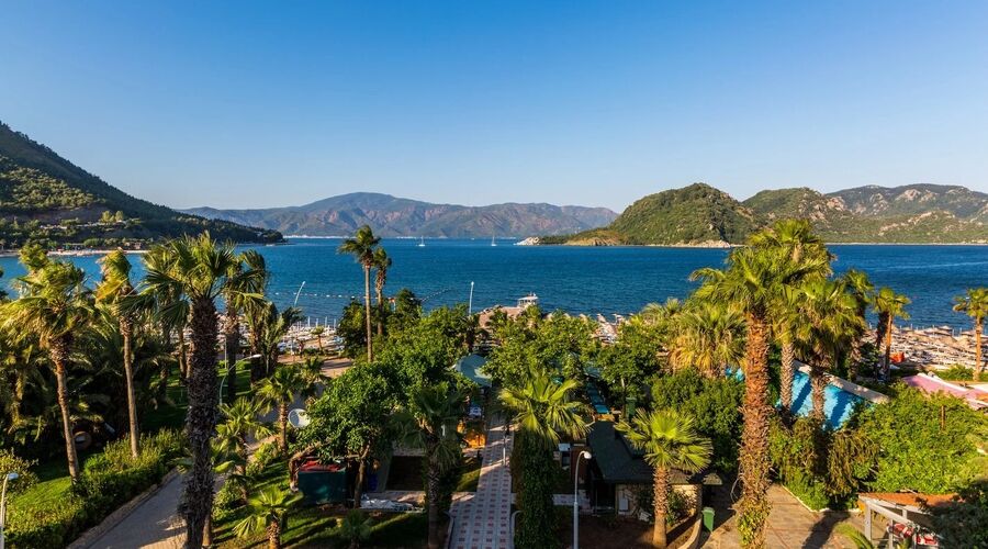 L'etoile Beach Hotel 4*