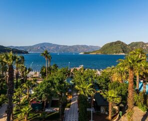 L'etoile Beach Hotel 4*
