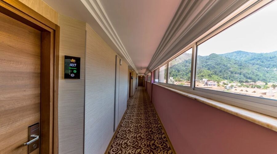 L'etoile Beach Hotel 4*