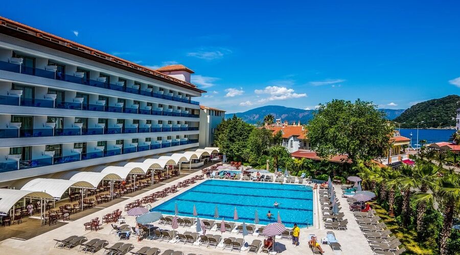 L'etoile Beach Hotel 4*
