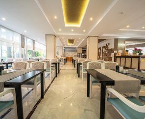 L'etoile Beach Hotel 4*