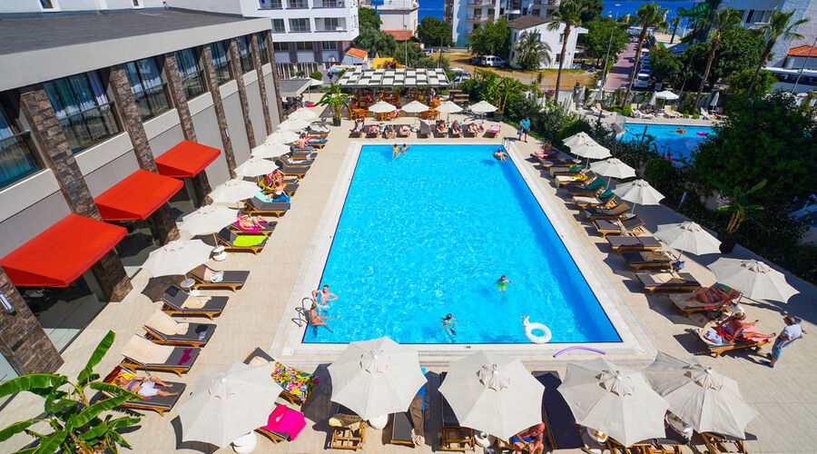 Ada Julian Hotel 4*