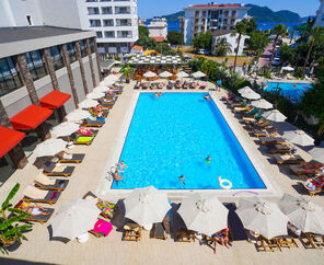 Ada Julian Hotel 4*