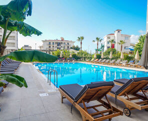 Ada Julian Hotel 4*