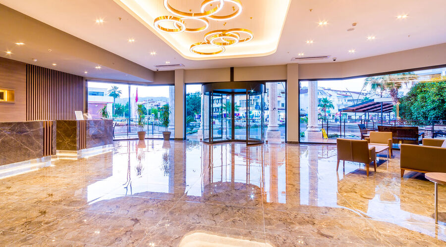 Ada Julian Hotel 4*