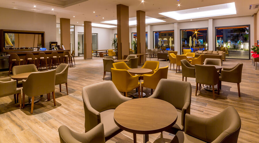 Ada Julian Hotel 4*