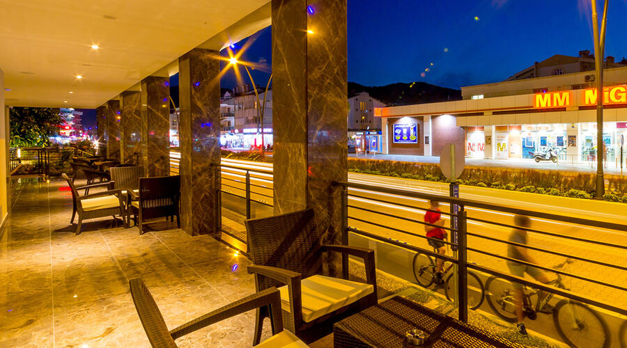 Ada Julian Hotel 4*