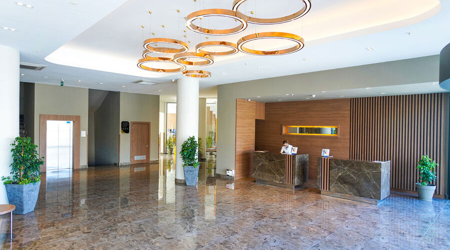 Ada Julian Hotel 4*