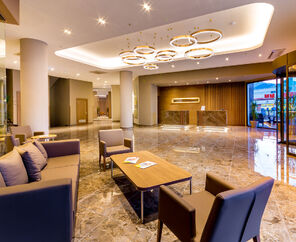 Ada Julian Hotel 4*