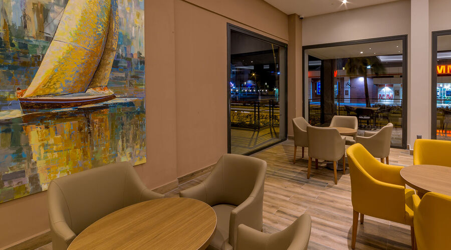 Ada Julian Hotel 4*
