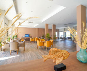 Ada Julian Hotel 4*