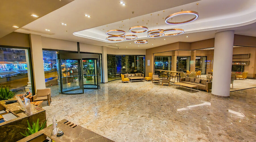 Ada Julian Hotel 4*