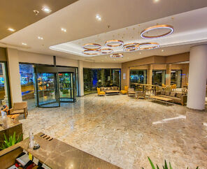 Ada Julian Hotel 4*