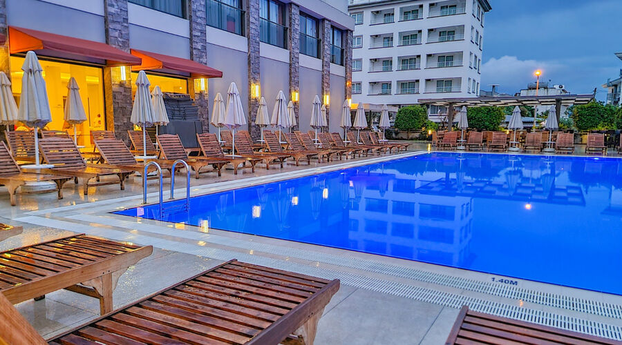 Ada Julian Hotel 4*