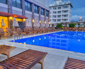 Ada Julian Hotel 4*
