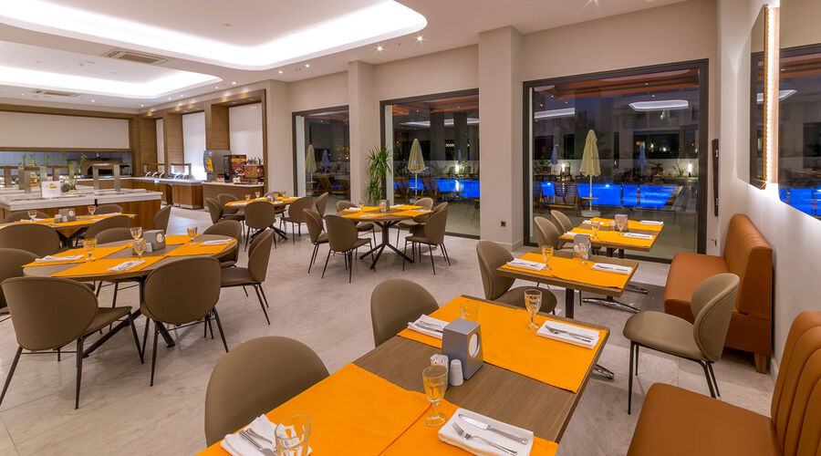 Ada Julian Hotel 4*
