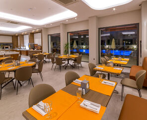 Ada Julian Hotel 4*