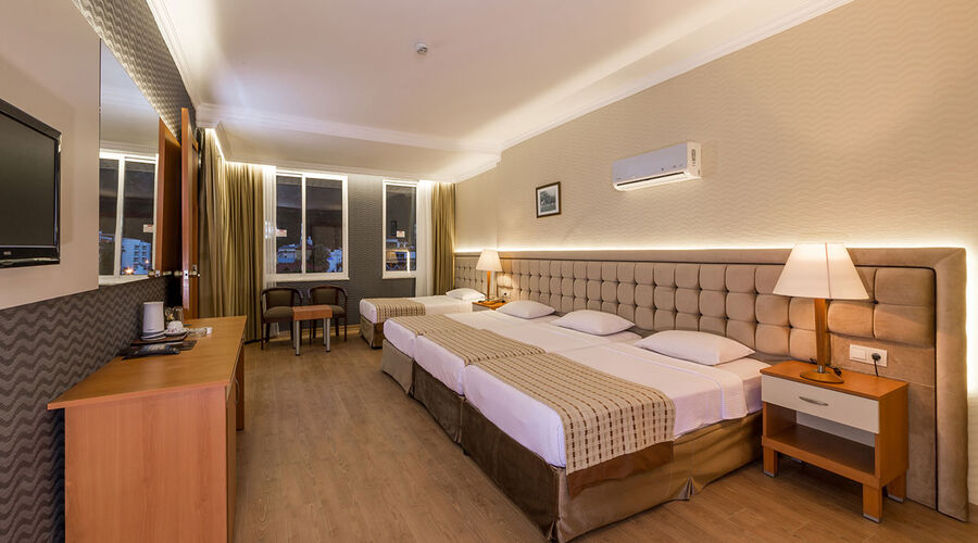 L'etoile Beach Hotel 4*